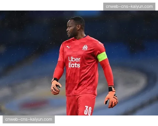 雷恩门将曼丹达接受专访，谈及国家队退役后的生涯规划